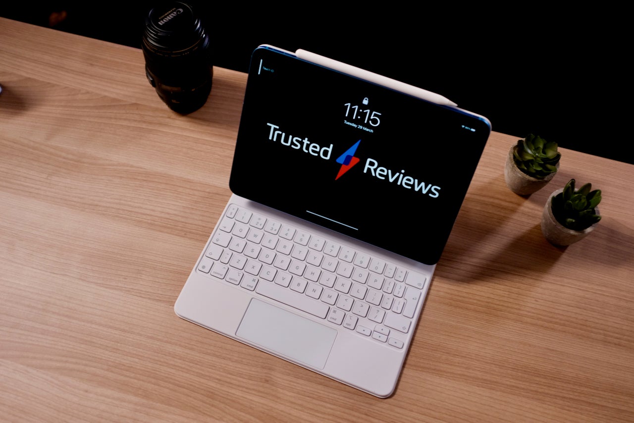 Apple iPad Air (2022) thumbnail 5