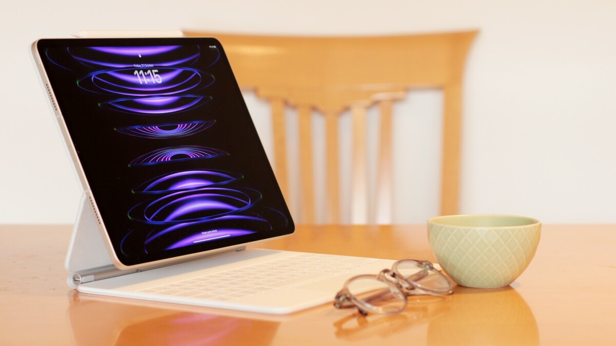 Apple iPad Pro 12.9 (2022) thumbnail 3