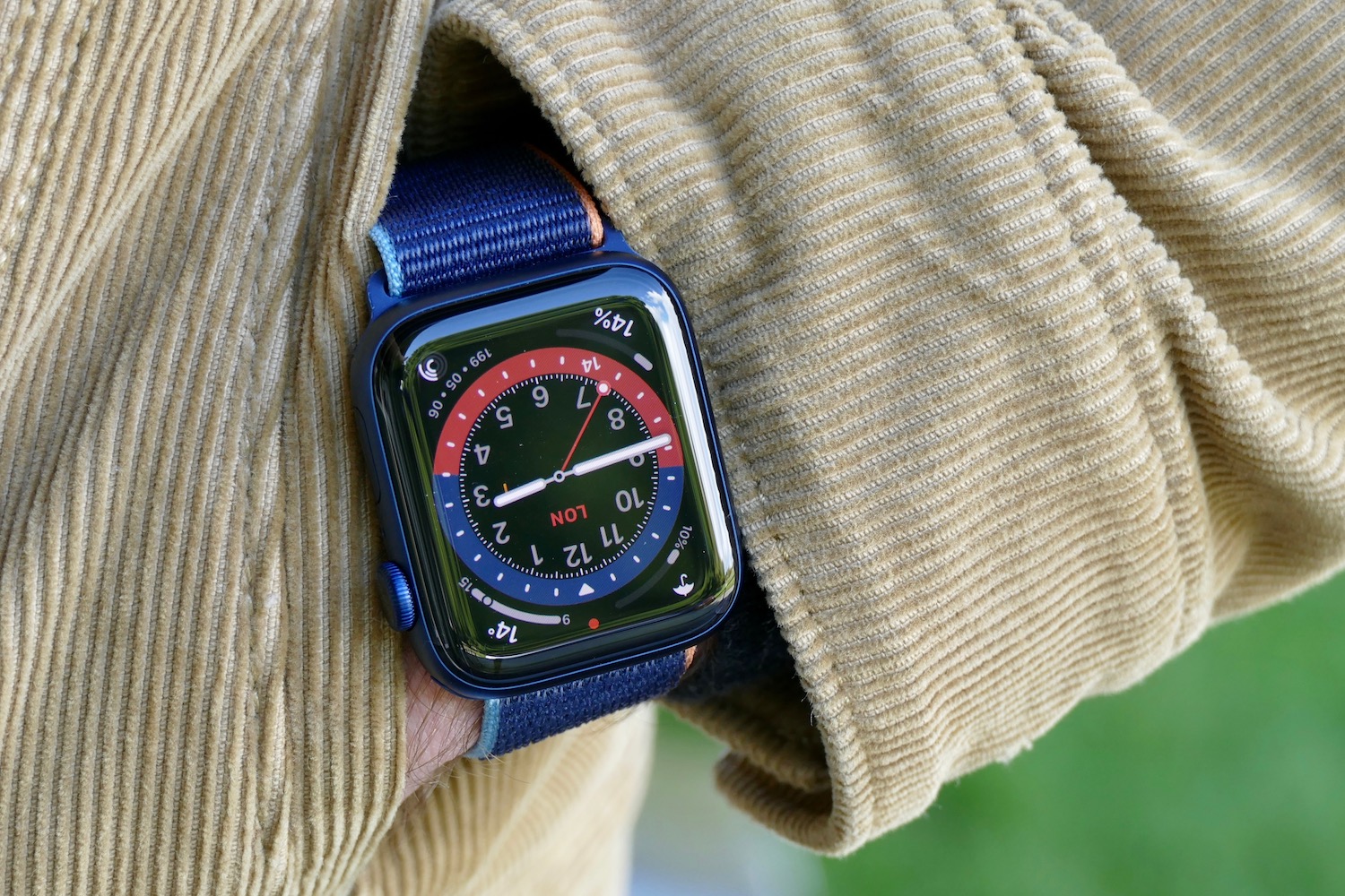 Apple Watch Series 6 thumbnail 4