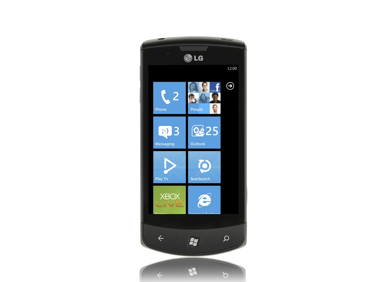 LG E900 Optimus 7 thumbnail 2