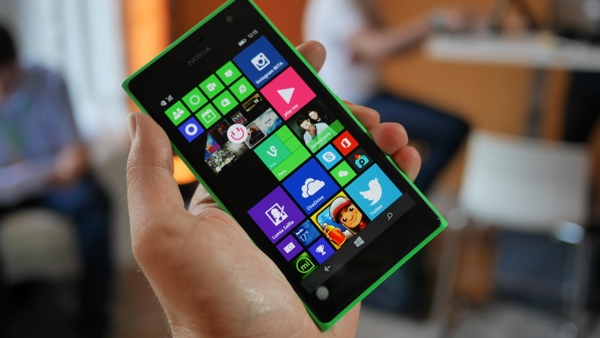 Nokia Lumia 735 thumbnail 4