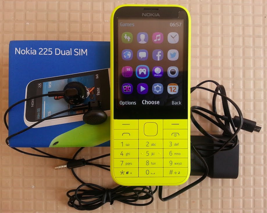 Nokia 225 Dual SIM thumbnail 2