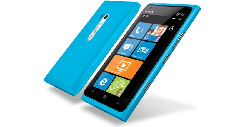 Nokia Lumia 900 thumbnail 3