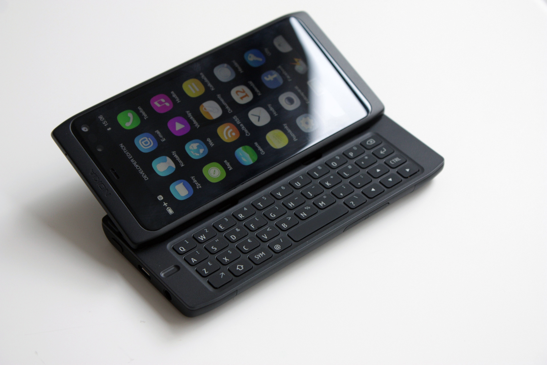 Nokia N950 thumbnail 3